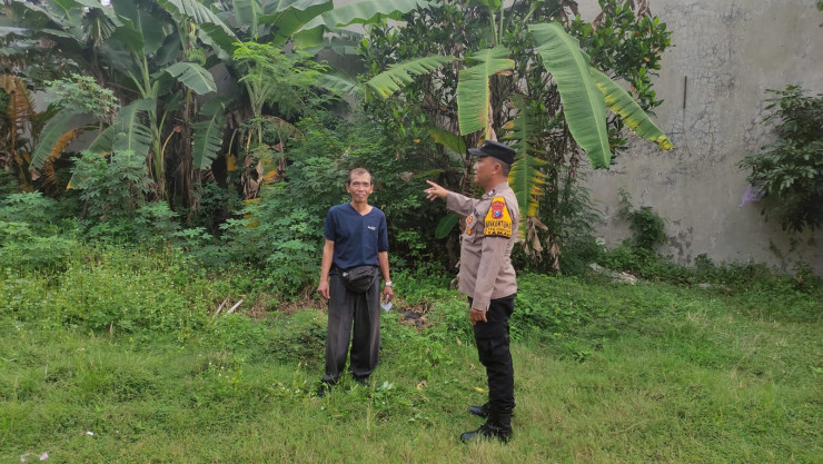 Bhabinkamtibmas Tanjungsari Polsek Taman Tinjau Tanaman Pisang di Lahan P2B Warga