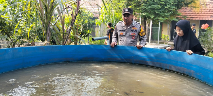 Polsek Tanggulangin Polresta Sidoarjo Dorong Swasembada Pangan Lewat Program Pekarangan Pangan Bergizi di Desa Ketapang