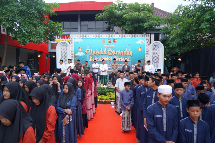 Polres Ponorogo Peringati Nuzulul Qur'an di hari ke-17 Ramadan Buka Puasa Bersama Anak Yatim